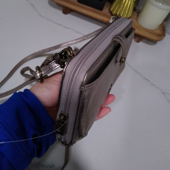 The Sak Metallic Crossbody Bag - Picture 3 of 8